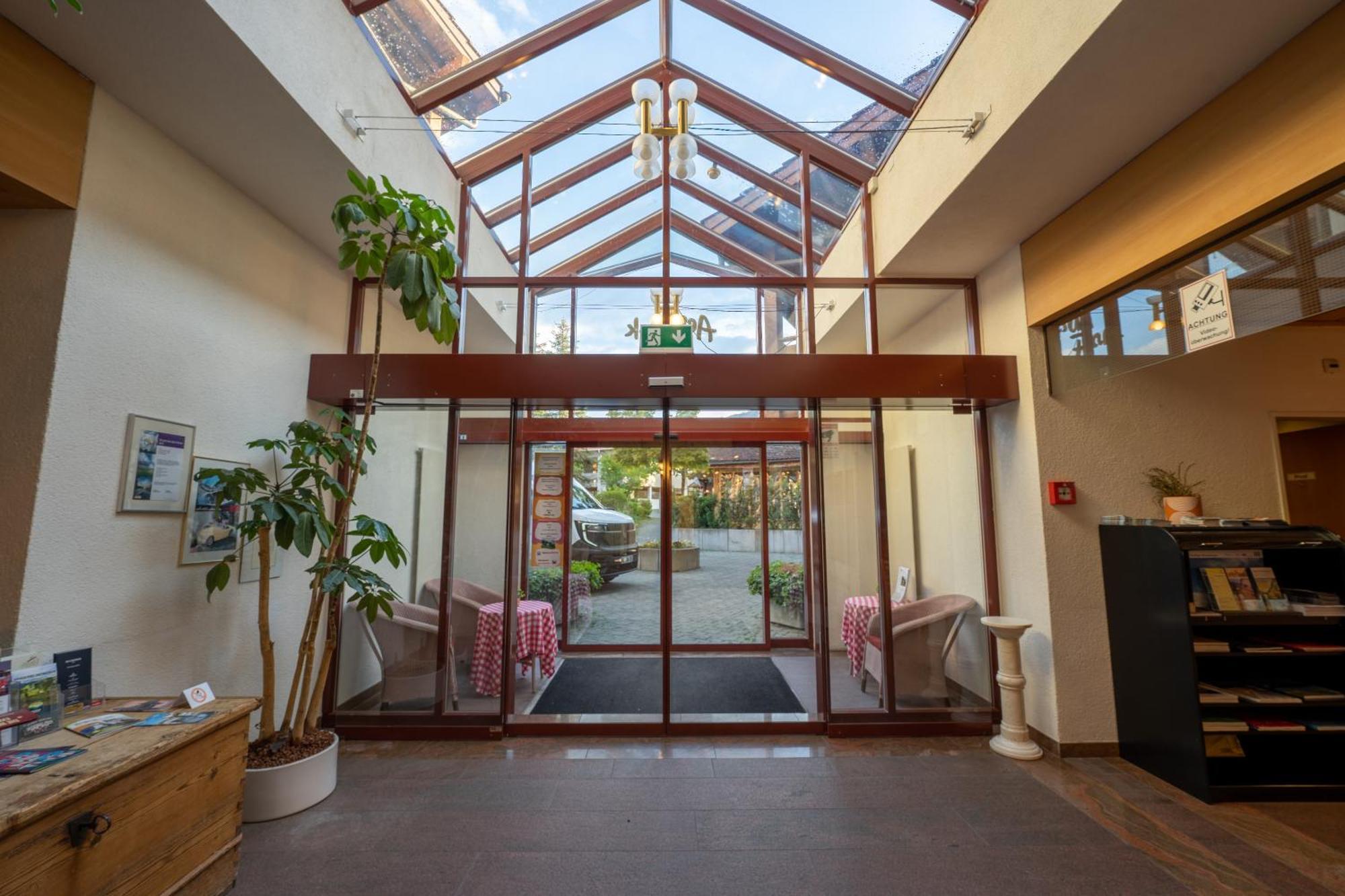 Hotel Aeschipark Aeschi Bei Spiez Екстер'єр фото